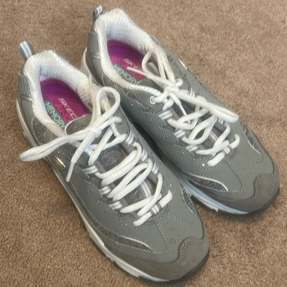 Skechers sneakers